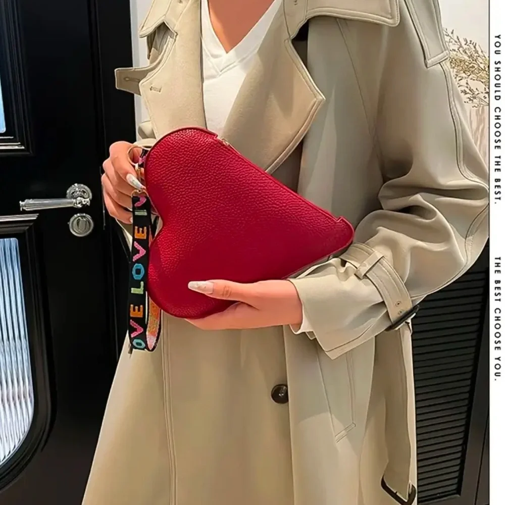 NWT! New cute mini heart-shaped handbag for women - Love coin purse. - Picture 1 of 3